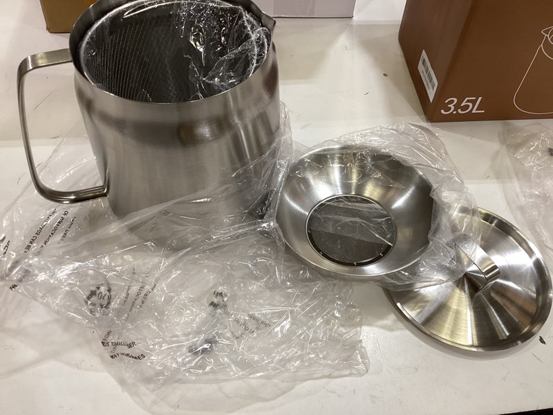 Condition photo showing Good Condition for 119oz 304 stainless steel deep fryer pot with basket & strainer, large capacity bacon grease container for kitchen,frying, cooking, camping,oil filter container - dishwasher safe (119oz/3.5l/3.7qt) 3.7 quarts