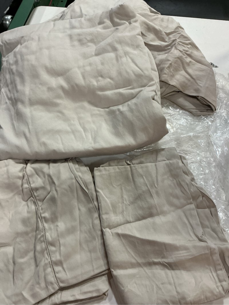Condition photo showing Good Condition for european cotton brushed sheet set, queen, sand