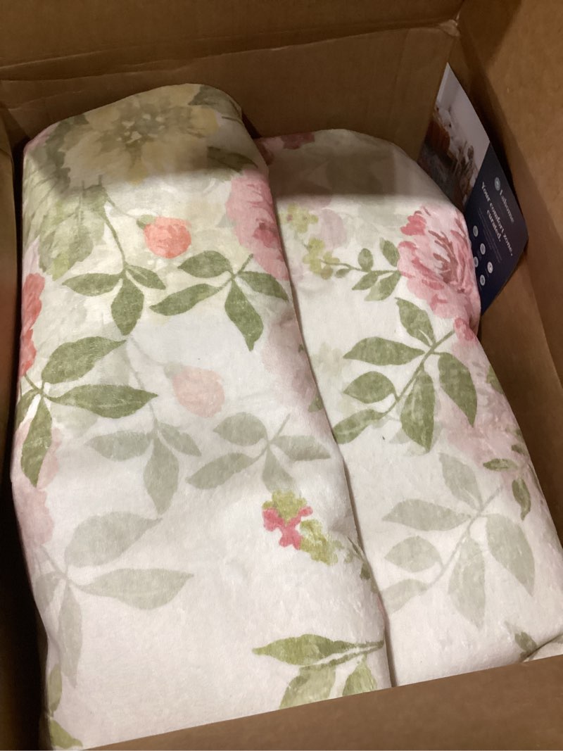 Condition photo showing Good Condition for lahome vintage floral 8x10 area rugs,soft living room rugs boho large area rug machine washable, low pile pink rugs for bedroom girls carpet for nursery rug playroom dining room nina(8'x10',beige) 8' x 10' (rectangular) beige