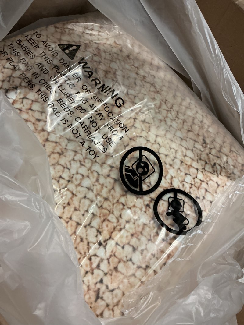 Condition photo showing Good Condition for Carvapet Faux Jute Round Rug 4ft – Tortilla-Like Pattern Design Washable Low Pile Area Rug with Non-Slip Rubber Backing, Soft Circle Carpet for Living Room Bedroom Office Bathroom B-beige 4' (Round)