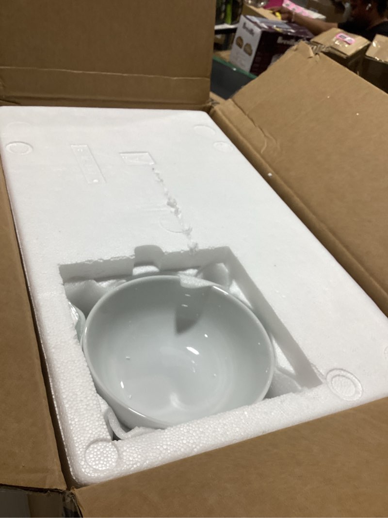 Condition photo showing Good Condition for malacasa 24-piece gourmet porcelain dinnerware sets, modern white round dish set for 6 - premium serving plates and bowls sets for dessert, salad, soup, pasta - series amelia amelia white 24 piece (service for 6)