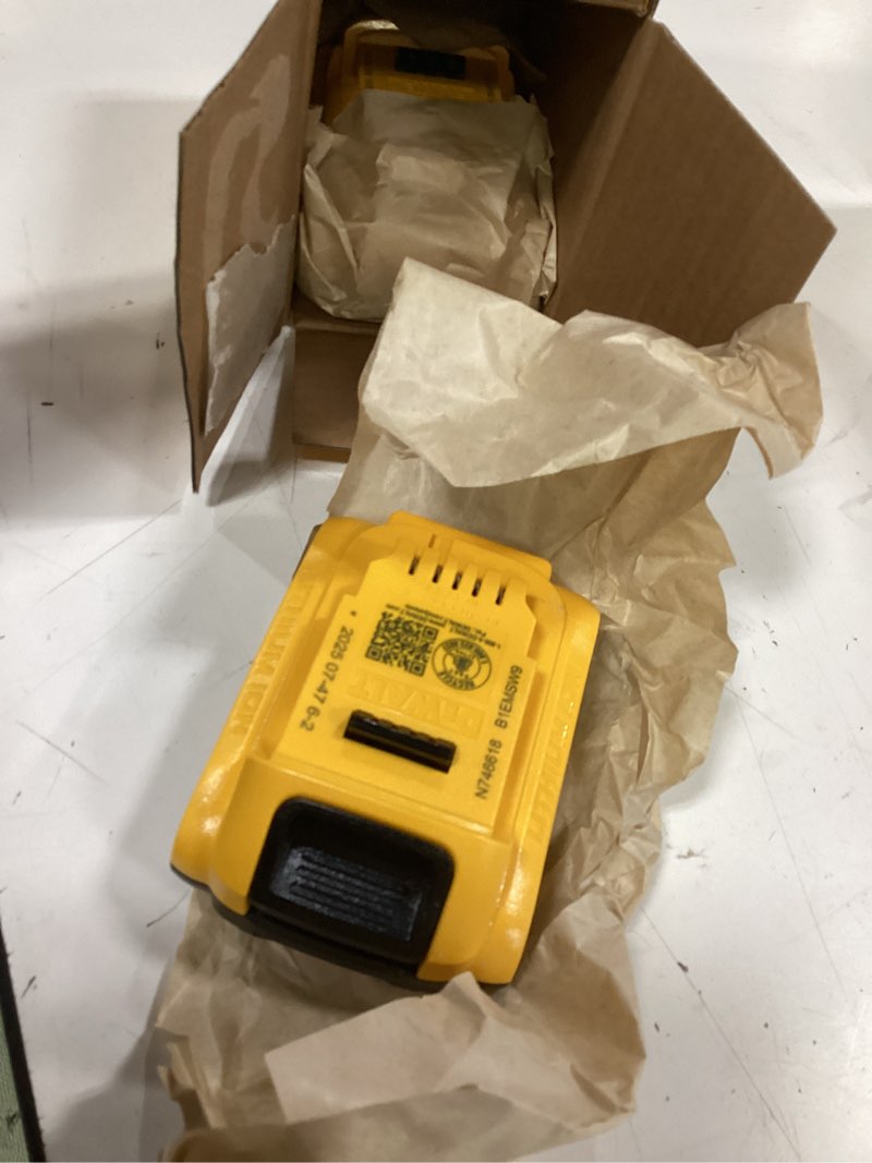 Condition photo showing Good Condition for 20v max lithium-ion 4.0 ah and 2.0ah battery packs (2-pack)