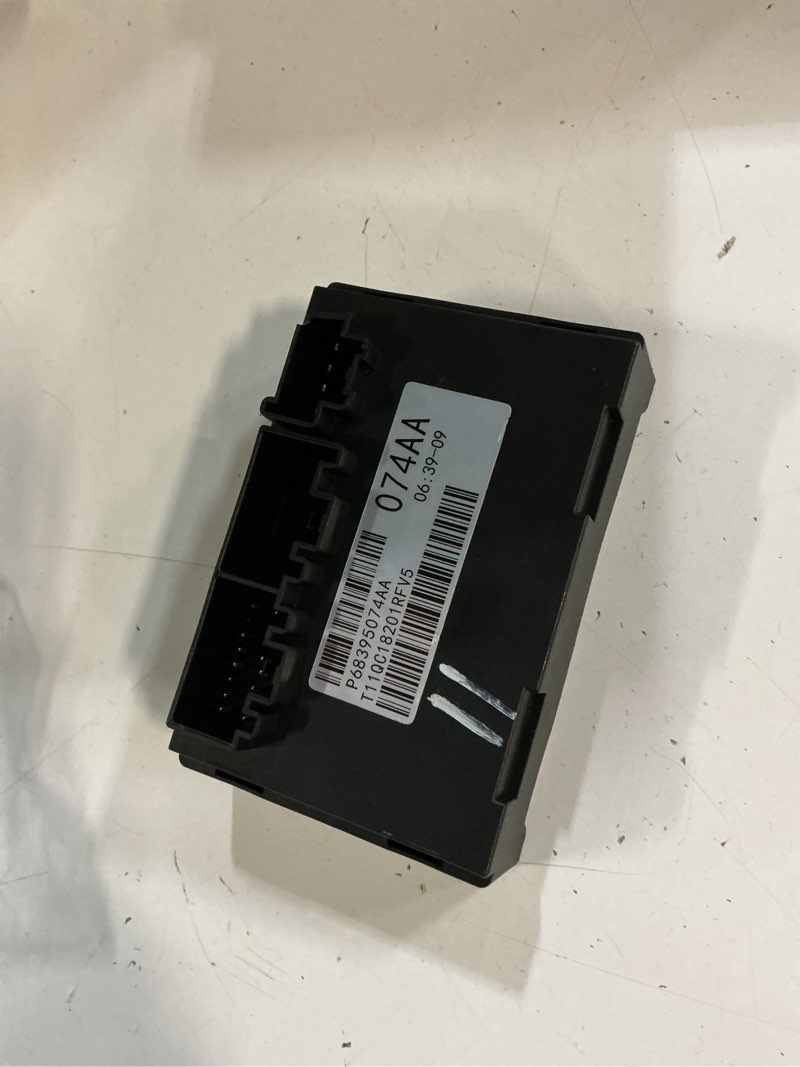 Condition photo showing As Is for transfer case control module compatible with dodge durango/grand cherokee 2014-2015 with 2 speed replace 05150732ae 68395074aa (68395074aa)