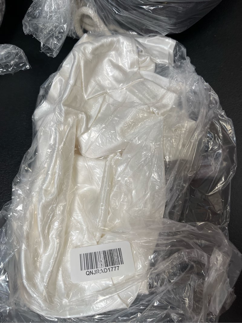 Condition photo showing New/Like New for 100% mulberry silk pillowcase, standard, white