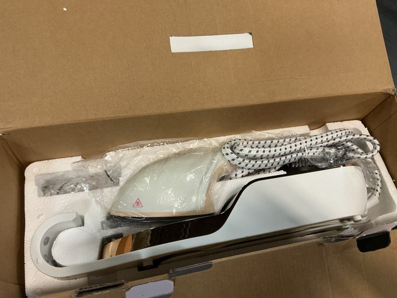 Condition photo showing Good Condition for handheld steamer for clothes, 1500w extra large soleplate, 330ml detachable tank, 2-in-1 horizontal & vertical use, fabric wrinkles remover, no water leak and auto-off