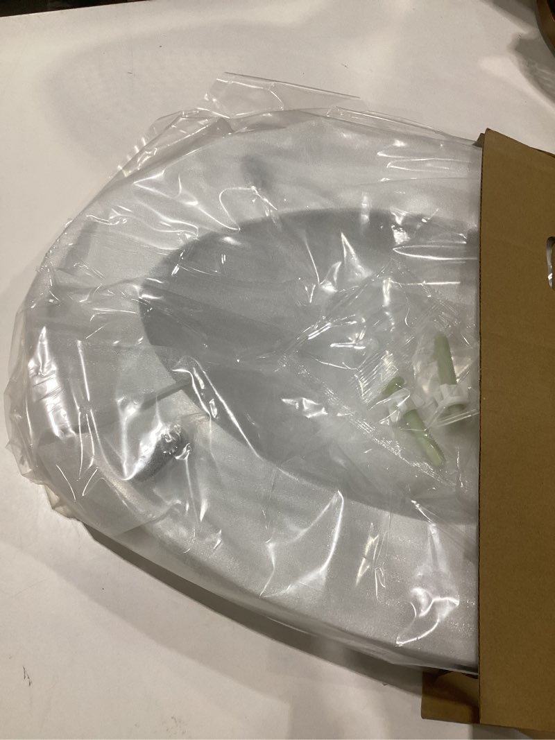 Condition photo showing Good Condition for delta faucet wycliffe slow close elongated toilet seat with non-slip seat bumpers, soft close toilet seat elongated, toilet seat slow close, white 811901-wh
