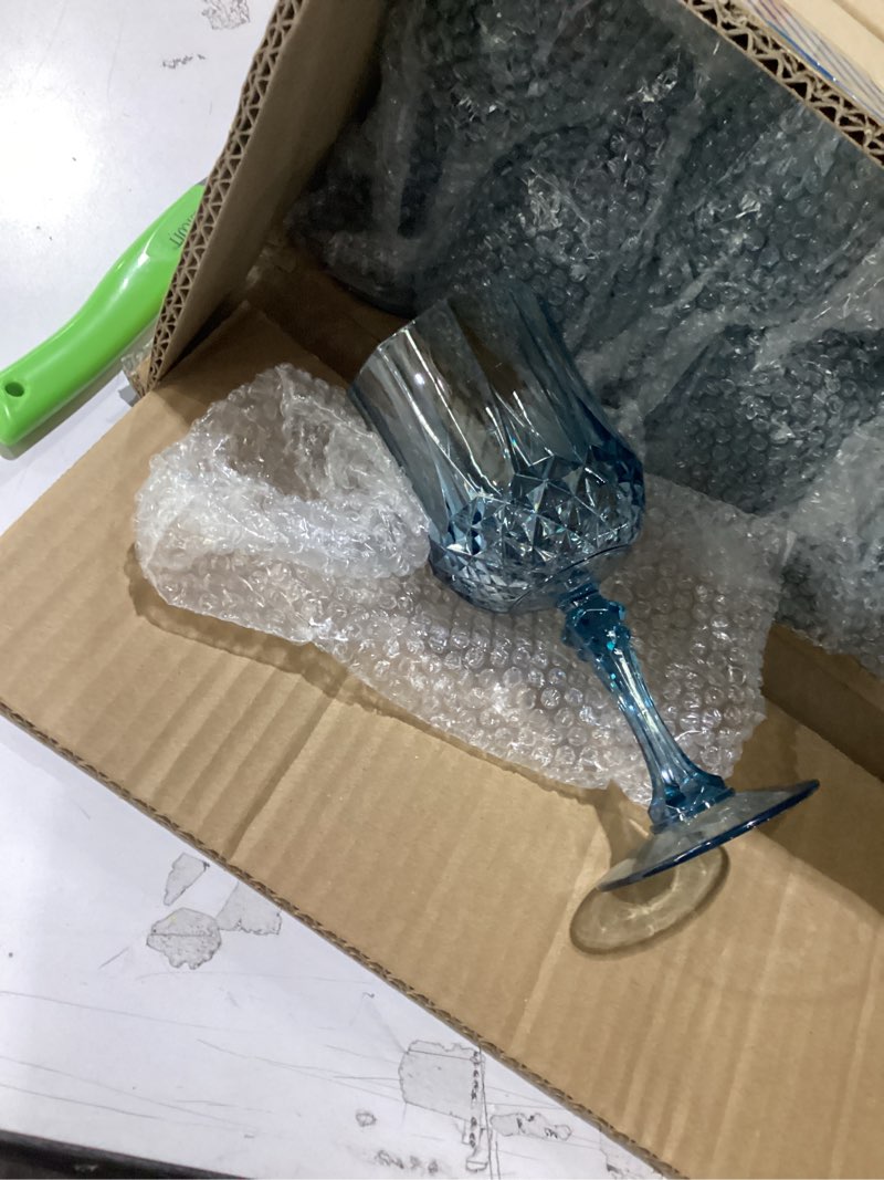 Condition photo showing New/Like New for XUWAIDSGN 7oz Plastic Vintage Wine Glasses Drinking Glasses Unbreakable Wedding Glassware Crystal Water Goblets Reusable Drinkware Vintage Champagne Flutes (100, Blue) Blue 100