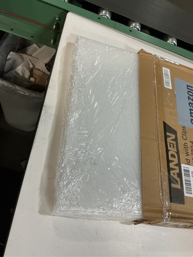 Condition photo showing Good Condition for LANDEN 4mm Thick Clear Glass Aquarium Lid, Includes 4 Clips for Secure Placement, 432 X 230mm(17.01x9.06 inches) for 440-444 mm Inner Length Aquariums, Adapted to LANDEN SD453030 Glass Lid 432x230mm (1 pc)