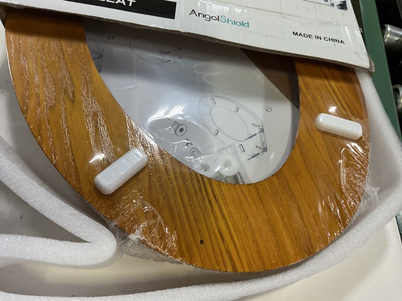 Condition photo showing New/Like New for angel shield durable wood veneer natural toilet seat metal hinged easy clean anti-scratch american standard(elongated,oak) oak elongated-18.5”