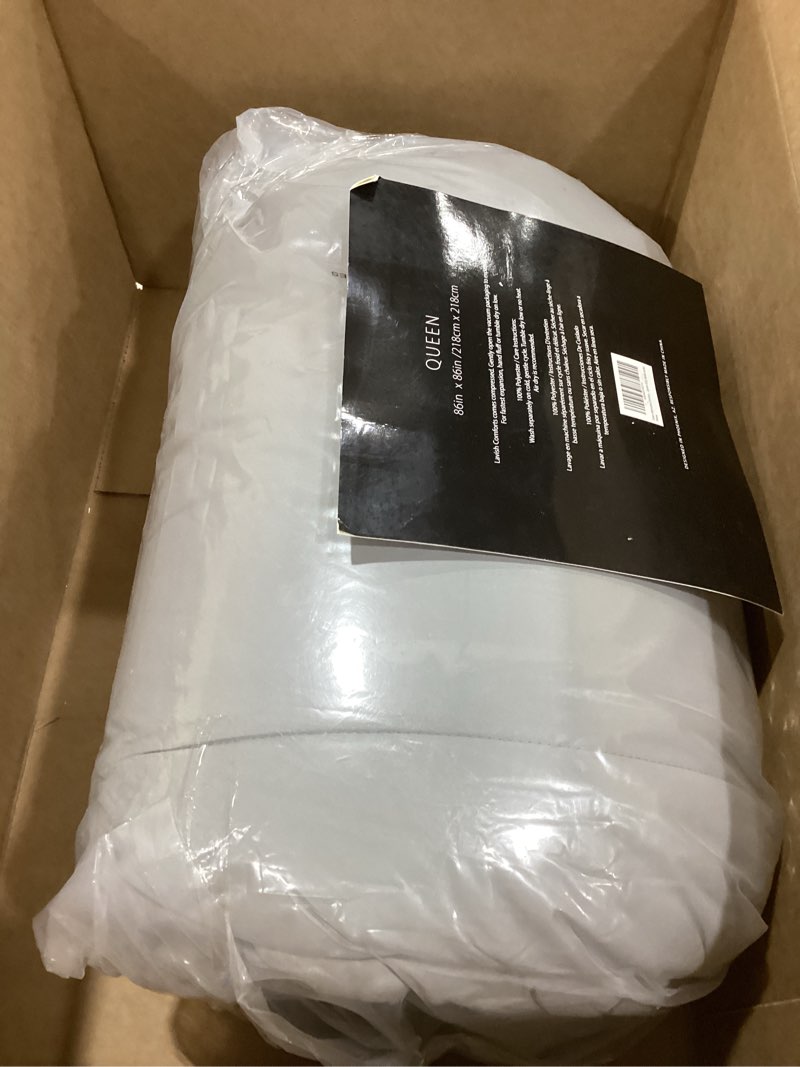 Condition photo showing Good Condition for Lavish Comforts® Gray Comforter Queen – Fluffy Down Alternative Duvet Insert, Light Gray Comforter, All-Season Bedding, Hypoallergenic, Machine Washable, Queen Duvet Insert with Corner Loops