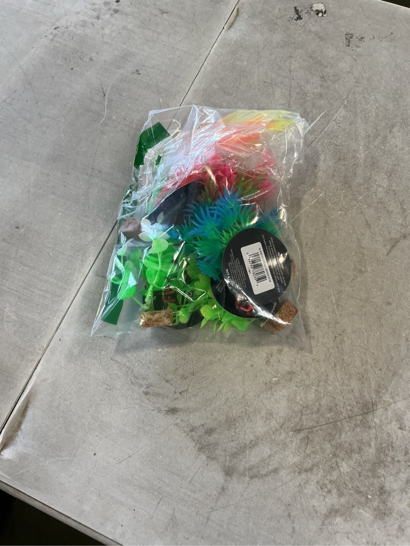 Condition photo showing New/Like New for Assortment of small pet items,miscellaneous small, variety of items multiple pieces, 5 items total