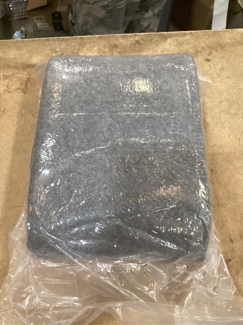 Condition photo showing New/Like New for area rug