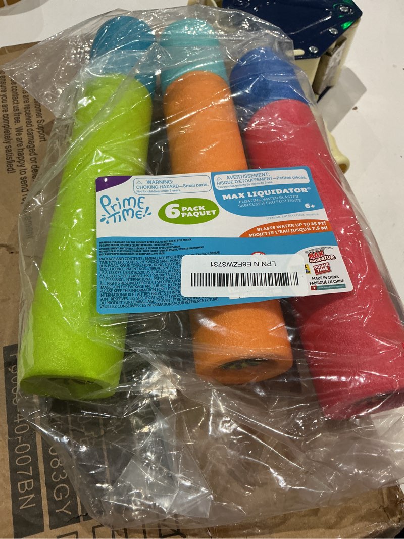 Condition photo showing Good Condition for max liquidator 6-pack water blaster set, multicolor