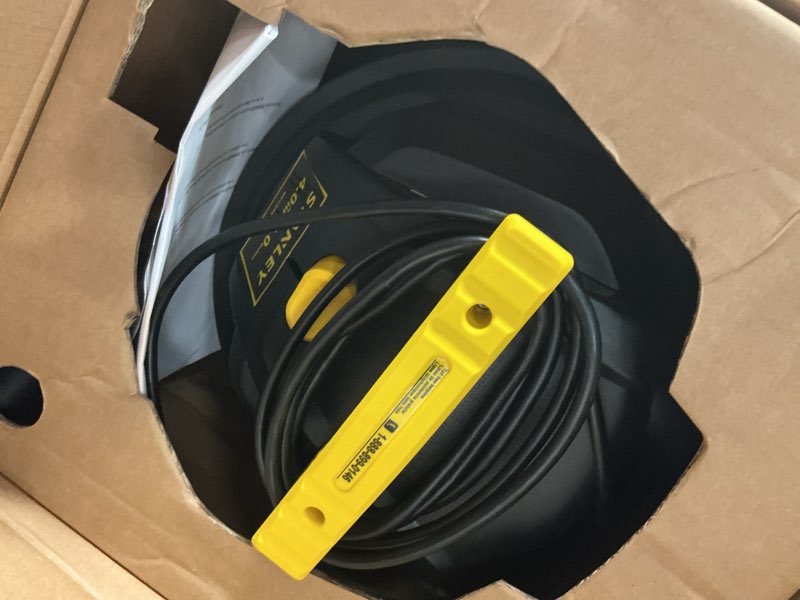 Condition photo showing Good Condition for STANLEY SL18116 Wet/Dry Vacuum, 6 Gallon, 4 Horsepower, Stainless Steel Tank, 4.0 HP, Silver+Yellow