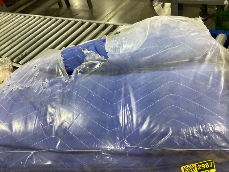Condition photo showing New/Like New for padded moving & packing blankets-heavy duty pro - 80" x 72" (90lb/dz weight) - furniture shipping pads for moving and storage- blue-6 pack
