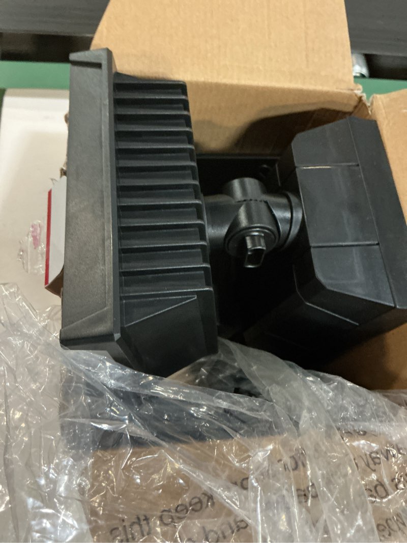 Condition photo showing Good Condition for hyper tough 1000 lumen led solar motion detection security light