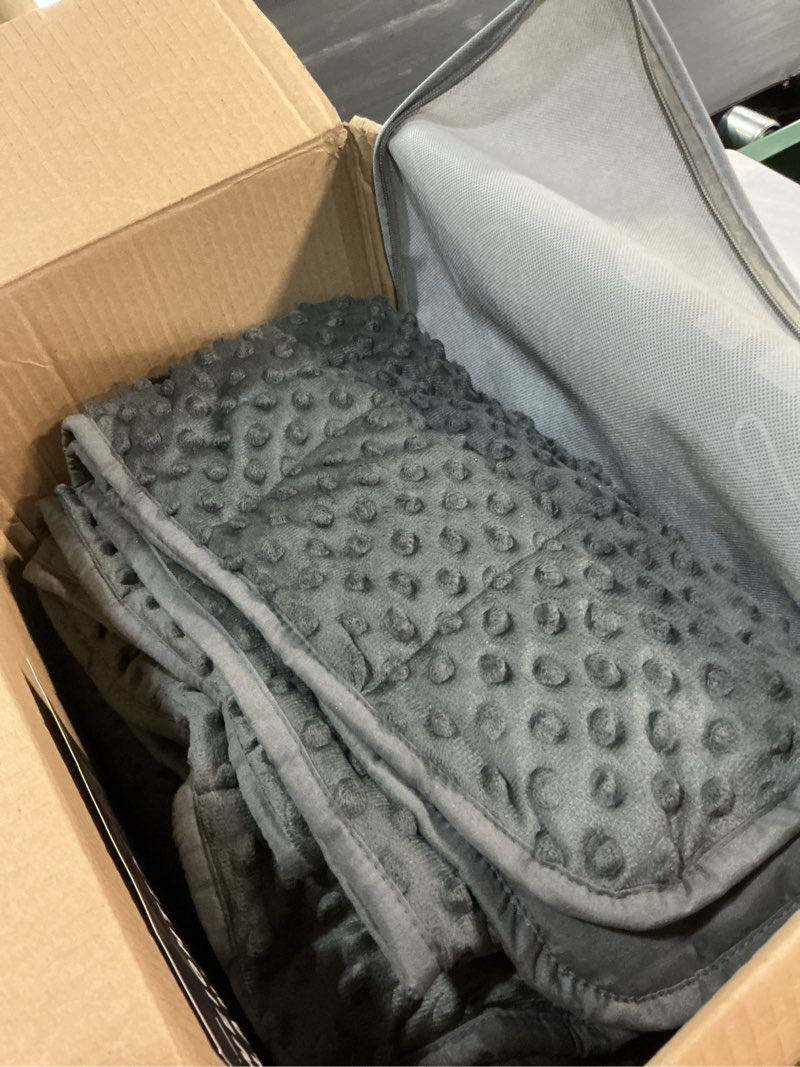 Condition photo showing Good Condition for weighted blanket for adults, comfortable and soft throw with premium glass beads for all season 15 lbs 60"x80", dark grey dark grey 60x80 15 lbs