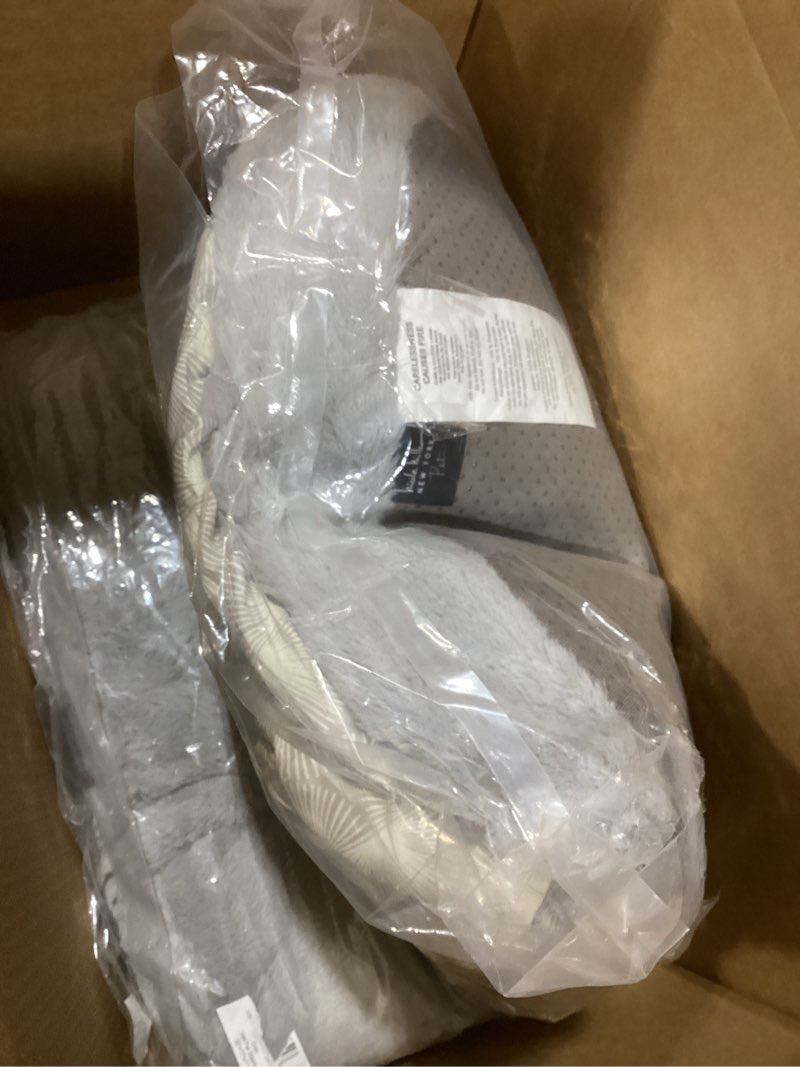 Condition photo showing New/Like New for Nicole Miller New York PET Kendall Fluted Geo Cozy Slipper Cave Pet Bed, Cozy & Calming, Non-Slip Bottom, Machine Washable, Grey, Small 22"x17"x11"