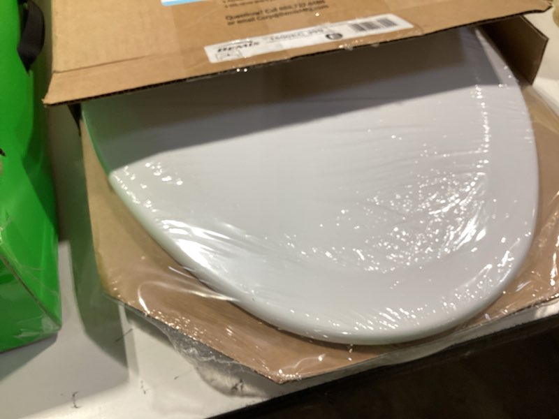 Condition photo showing Good Condition for bemis 1500ec 390 lift-off wood elongated toilet seat, cotton white (pack of 1) elongated basic