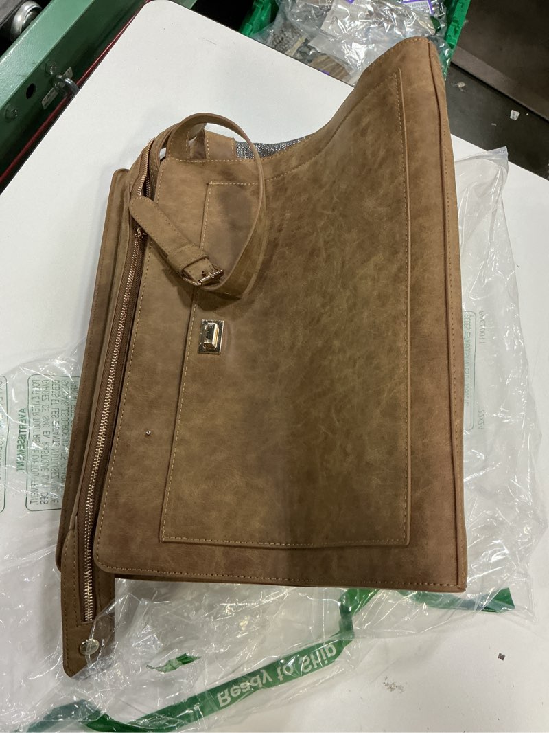 Condition photo showing Good Condition for Stylish Pet Carrier Purse Leather Bag for Small Dogs Cats Puppy,Airline Approved Soft-Sided Carriers (Vintage Brown)
