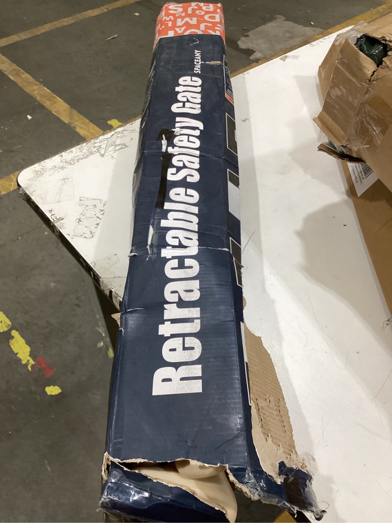 Condition photo showing Good Condition for retractable safety gate