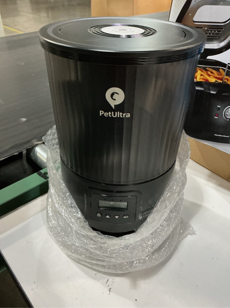 Condition photo showing Good Condition for petultra automatic cat feeder: 4l timed cats food dispenser programmable 1-6 meal for cat and small medium dog- auto pet feeder easy to set up dual power supply with desiccant bag| detachable washable