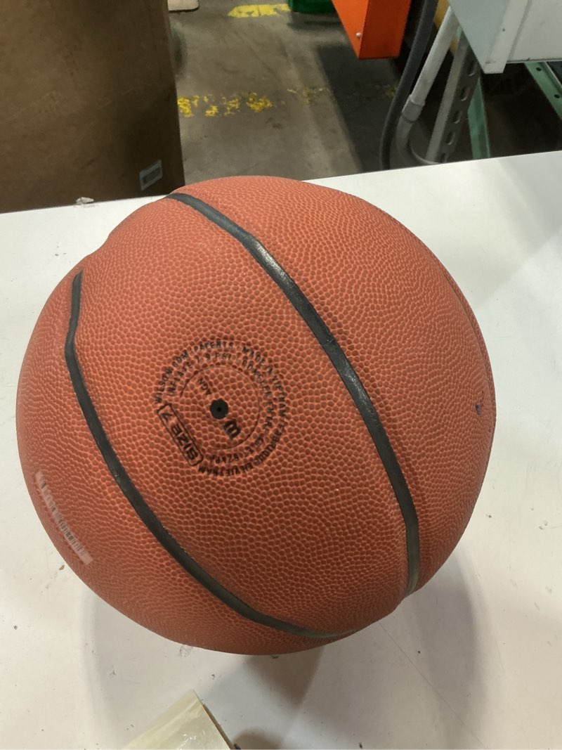 Condition photo showing Good Condition for wilson ncaa final four basketball - 29.5" and 28.5" size 7 - 29.5"