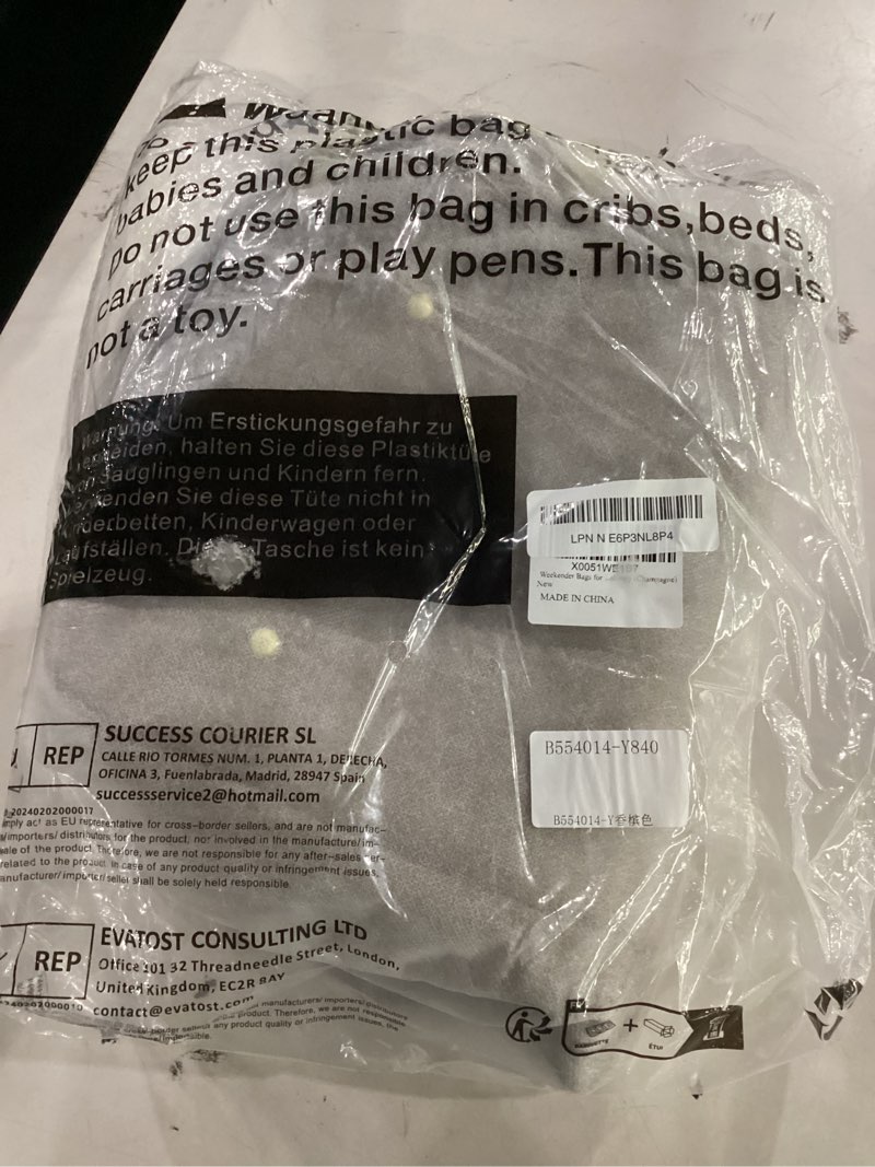 Condition photo showing Good Condition for weekender bags(product info unknown)
