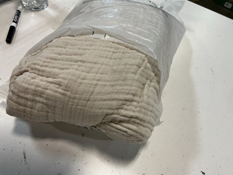Condition photo showing Good Condition for soft layered turkish cotton robe, m, birch