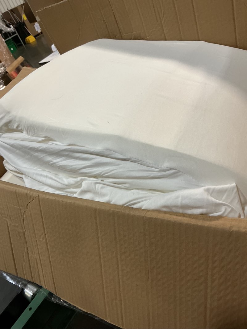 Condition photo showing Good Condition for uhappyee extra large square foam ball pit for toddler, 47"x47"x14" soft ball pit poool with removable cover, indoor memory sponge ball playpen without balls - white white 47" x 47"