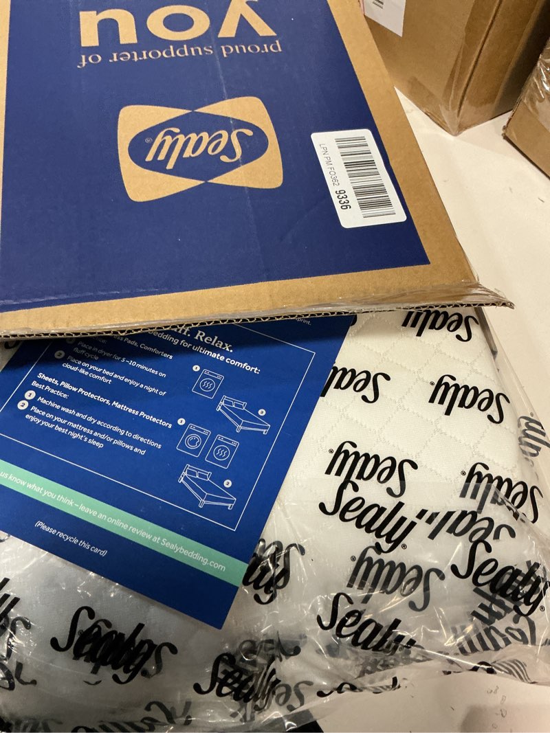 Condition photo showing New/Like New for Sealy Spot and Stain Protection Fitted Mattress Protector- Full Size Soft Polyester Waterproof Mattress Cover