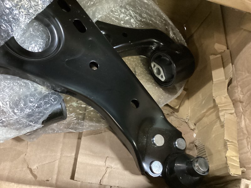Condition photo showing As Is for K623137 K623138 2 PCS Suspension Front Lower Control Arms with Ball Joint Assembly For Buick Encore 2013-2022,For Chevrolet Trax 2013-2022 Replaces 95328050,95328051,95328052,95328053