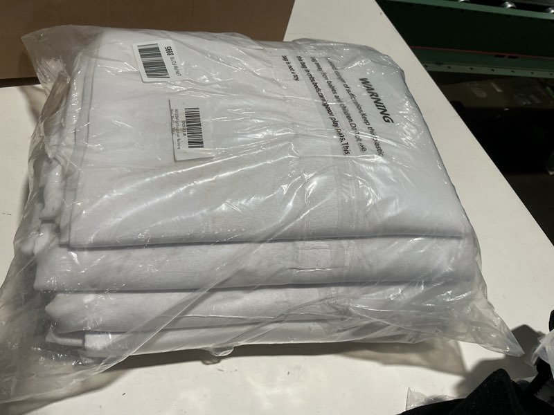 Condition photo showing Good Condition for surmente 5 pack white rectangle tablecloth 90 x 132-inch rectangular polyester table cloth for weddings, banquets, or restaurants 90" x 132" (5 pack, rectangular) white