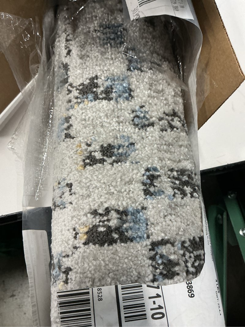 Condition photo showing Good Condition for loloi kamala collection kam-05 grey/multi 2'-3" x 3'-10" accent rug grey / multi 2'3" x 3'10" (rectangular)