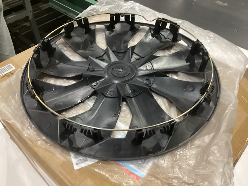 https://lotting-media.assets.bidfta.com/lotting_d933f1ae-eafb-450e-88b1-3498b2188dfc
