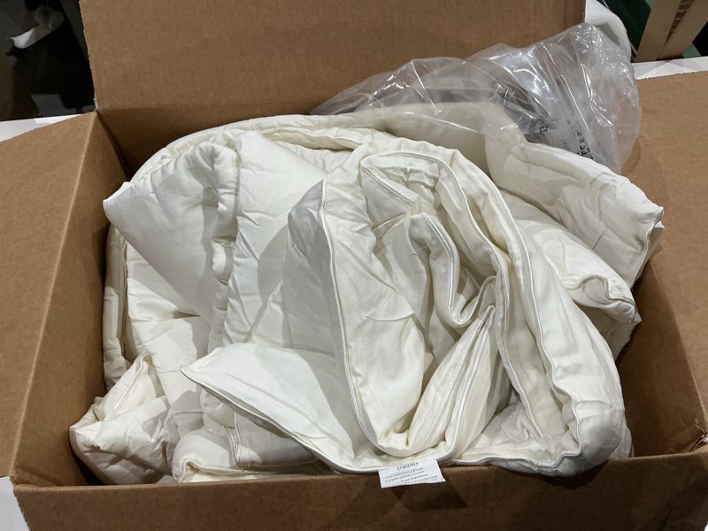 Condition photo showing Good Condition for stwiener soft super oversized king comforter 120"x120" - cloud soft marshmallow puff lightweight quilted down alternative, fluffy breathable microfiber duvet insert w/8 tabs, all season, white white oversized king(120''x120'')