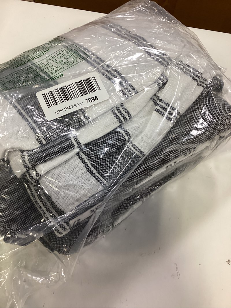 Condition photo showing Good Condition for GLAMBURG Peshtemal Turkish Towel Cotton Beach Towels Oversized 36x71 Set of 6, Cotton Beach Towels for Adults, Soft Durable Absorbent Extra Large Bath Sheet Hammam Towel - Black 6 Pack Black