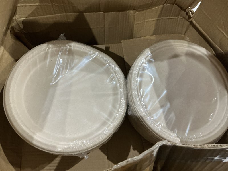 Condition photo showing Good Condition for unbleached compostable paper plates