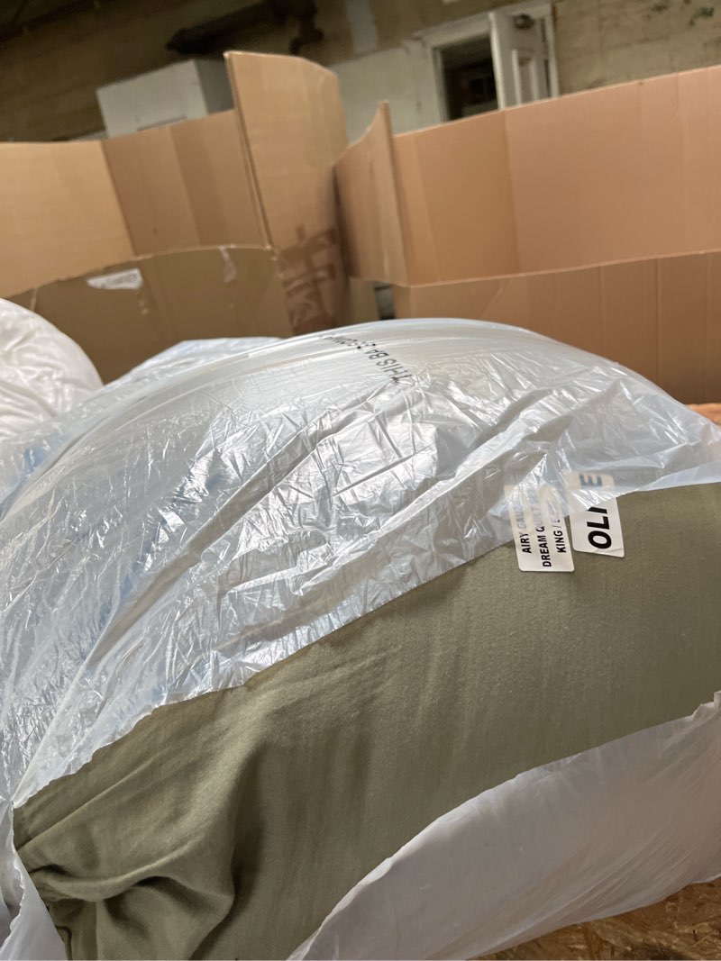 Condition photo showing Good Condition for organic airy gauze dream quilt set, king/cal king, olive