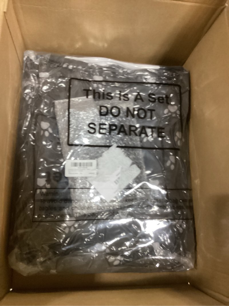 Condition photo showing Good Condition for 3 Pcs 16.5" x 12"x 11" Cat Houses for Outdoor Cats Weatherproof Waterproof Rainproof Foldable Cotton Insulated Feral Dogs Tent Shelter Pet Beds for Keep Warm Outdoor Indoor Garden for a 4kg Kitten 16.5 x 12 x 11 Inches Paw