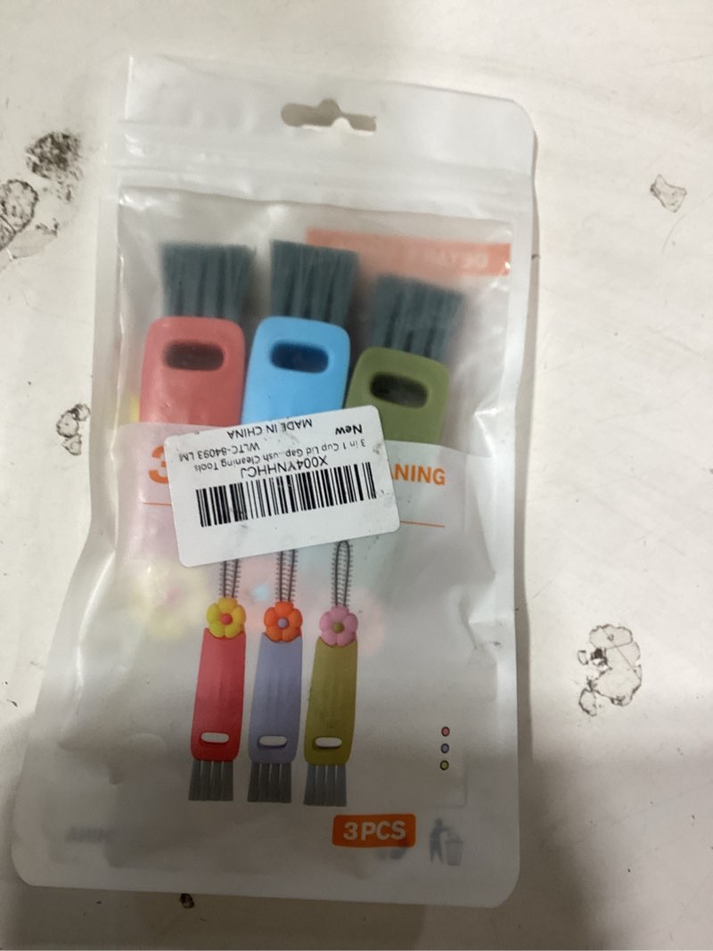 Condition photo showing New/Like New for 3 in 1 cup lid gap cleaning brush set, multifunctional insulation bottle cleaning brush, mutipurpose portable cup lid gap cleaner, home kitchen crevice brush cleaning tools