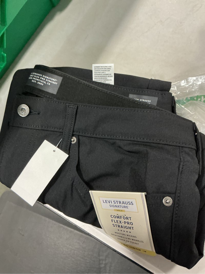 LEVI STRAUSS SIGNATURE GOLD COMFORT FLEX-PRO STRAIGHT 36X30 BLACK