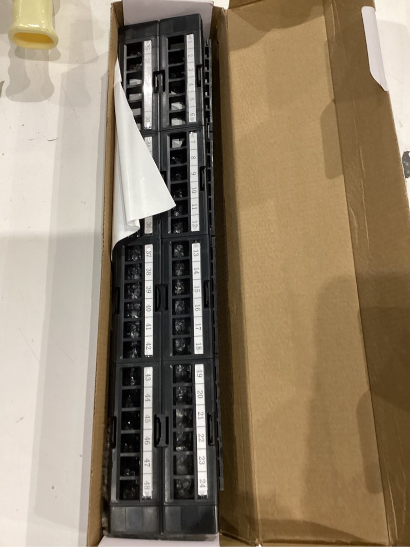 Condition photo showing Good Condition for everest 48 port keystone patch panel (1-pack) - removable 6-port panels - use with slim profile keystones only (wider jacks may not fit side by side) - 16 blank keystone jack inserts included 1-pack 48-port