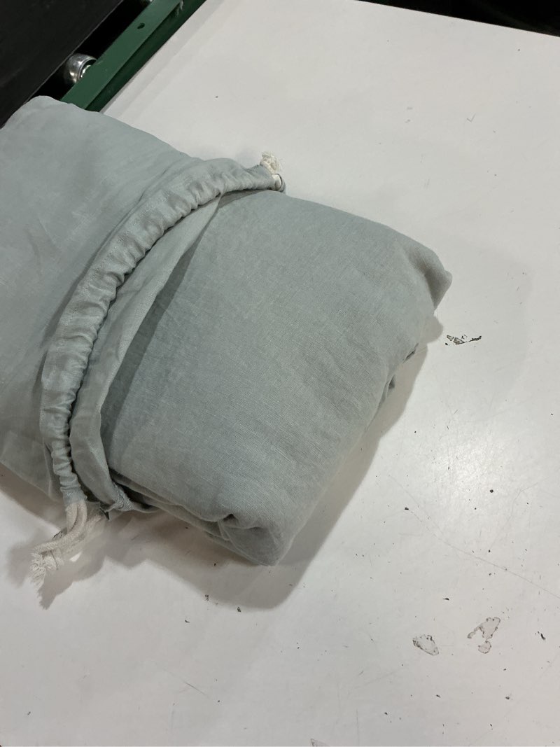 Condition photo showing Good Condition for quince european linen duvet cover set of 3 piece mist king/ cal king 