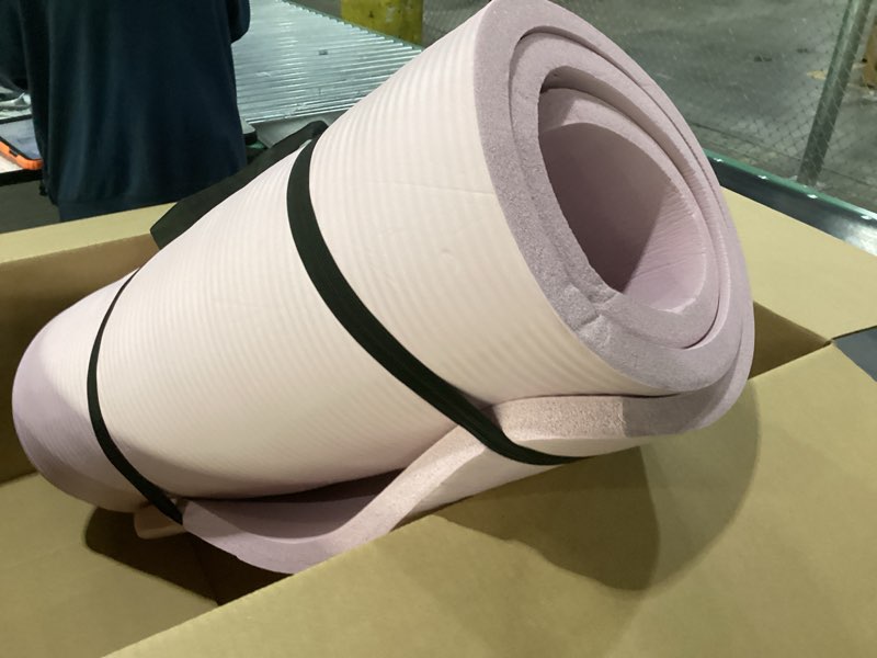 Condition photo showing Good Condition for similar to stock photo 10 mm yoga mat tpe non-slip exercise mat 0.4\" thick, easy-to-carry fitness mat for yoga, pilates & workout, professional mat, made with recyclable material, durable, easy to clean pink