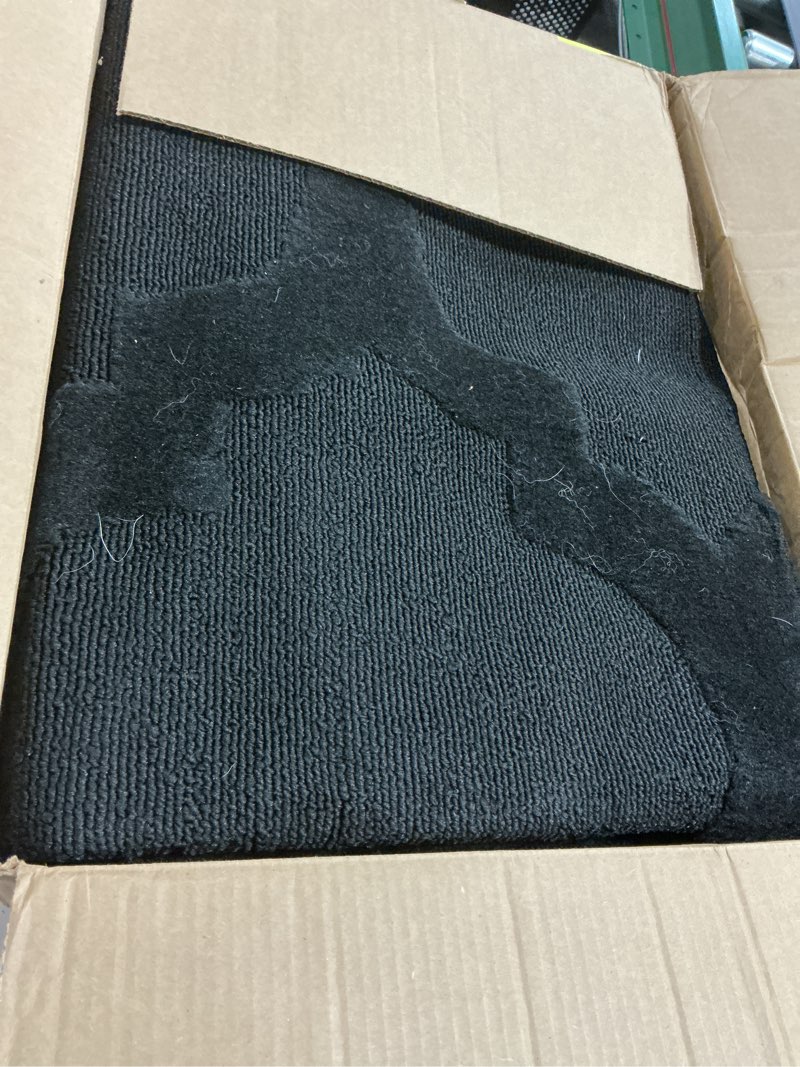 Condition photo showing Good Condition for garland rug quatro 5 ft. x 8 ft. area rug black