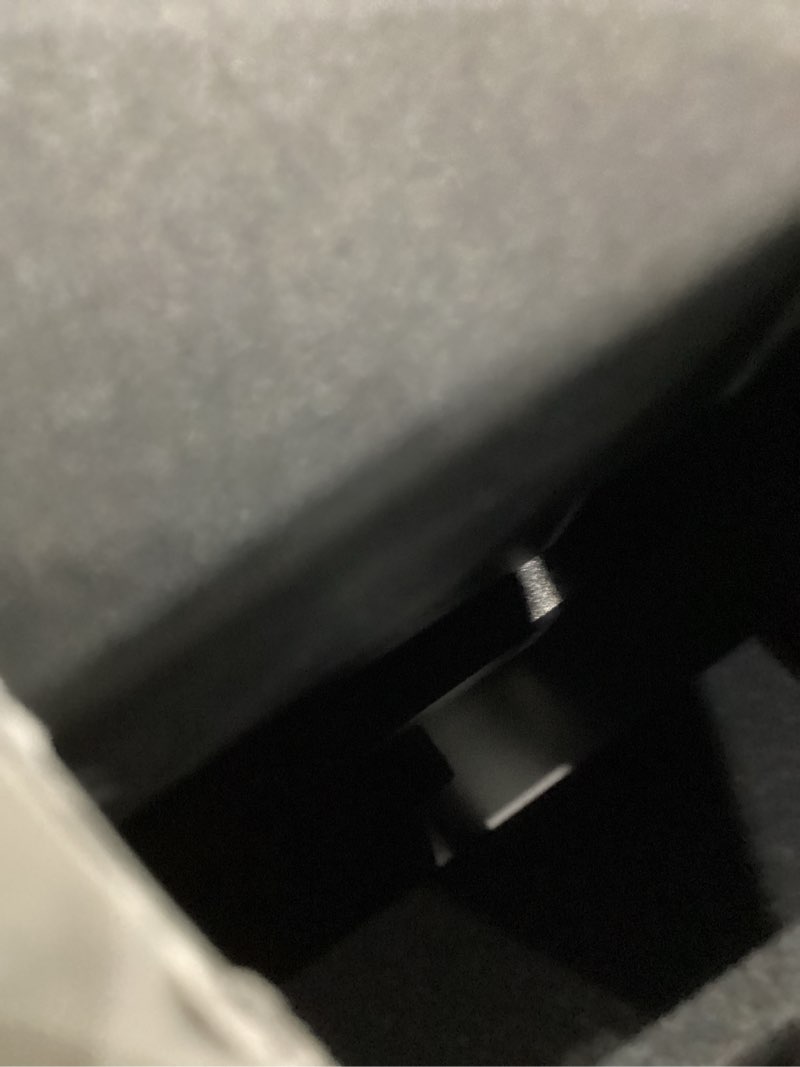 https://lotting-media.assets.bidfta.com/lotting_d98d8668-23b4-41f2-ab15-6e49979d2a2e