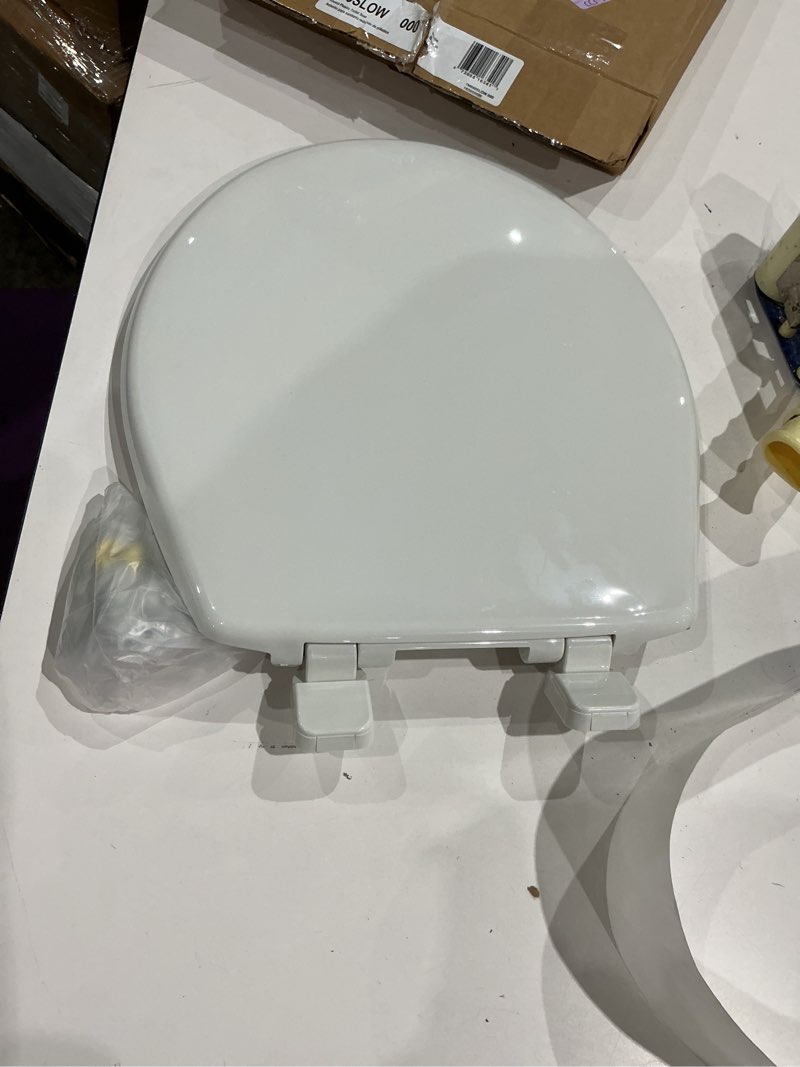 Condition photo showing Good Condition for bemis 1500ec 390 lift-off wood elongated toilet seat, cotton white (pack of 1)