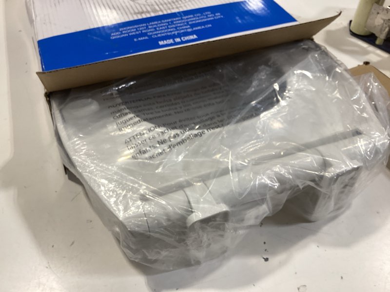 Condition photo showing Good Condition for toilet seat elongated, slow close hinges, four non-slip bumpers, easy to install and clean, durable plastic, white – two sets of mounting parts included elongated white - adult seat