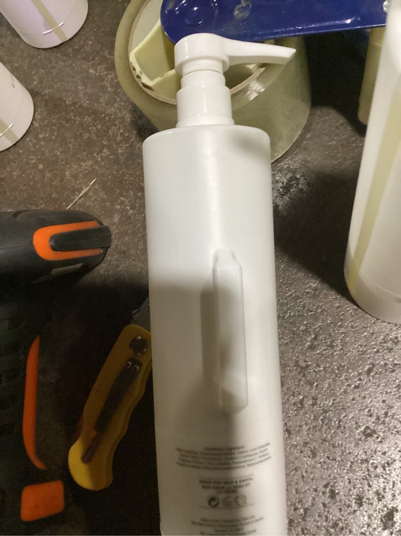Condition photo showing Good Condition for zero naturally kind shampoo